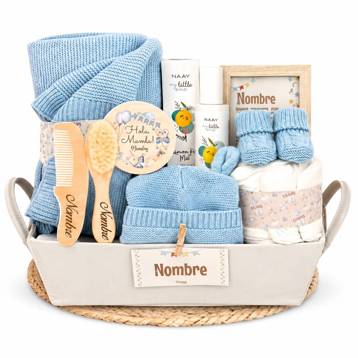 Cesta regalo para bebé niño con ropa, accesorios y productos de cuidado personalizables